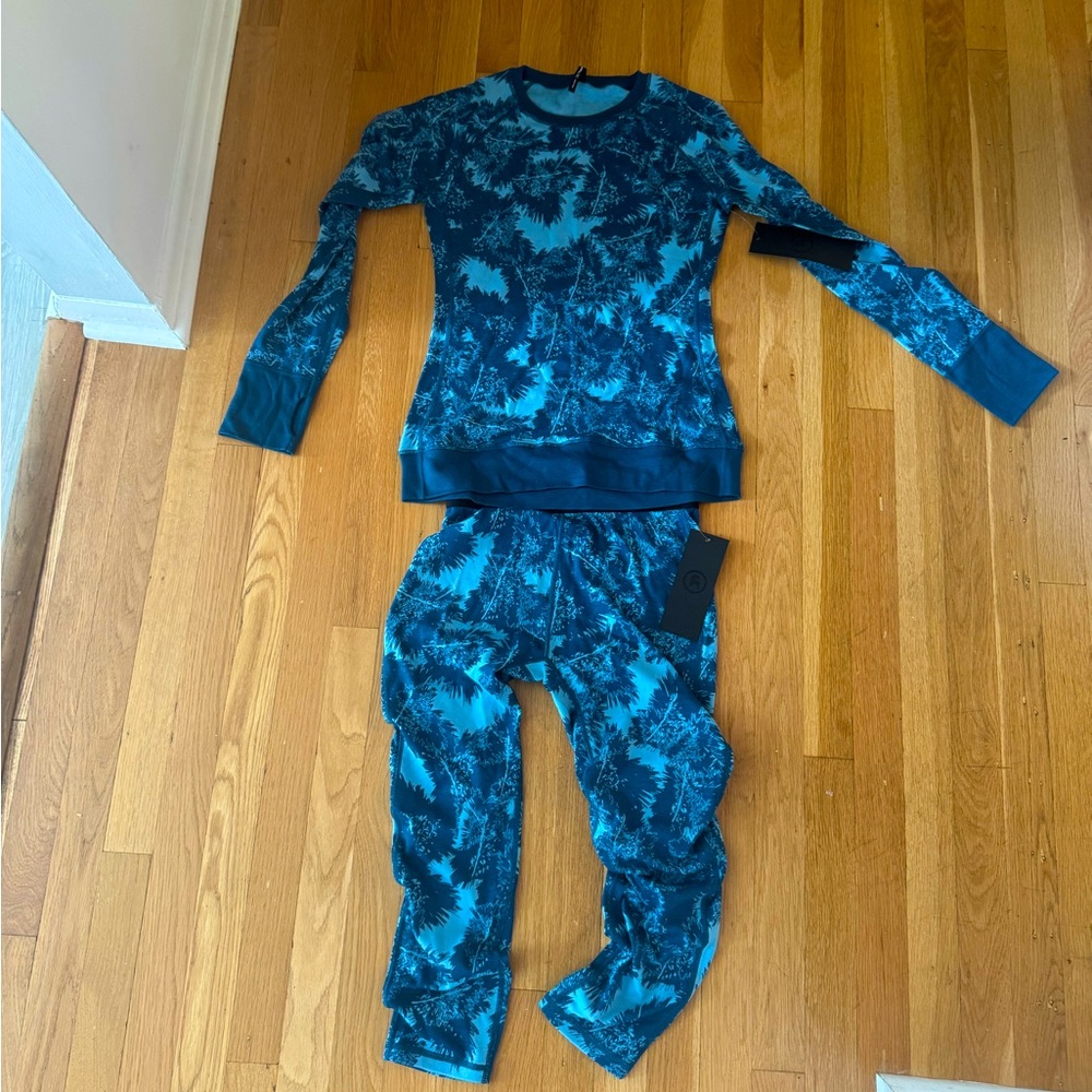 NWT! Back Country Merino Wool Bae Layer Set